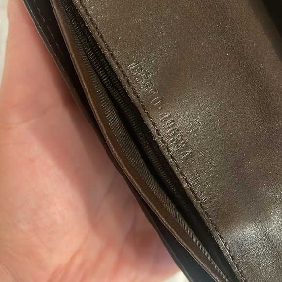 Gucci Cream and Black Monogram Wallet - Picture 9 of 10